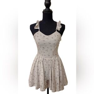 Joyfolie Mia Joy Aurelia Romper in a gray ditsy floral print Girls Size 8